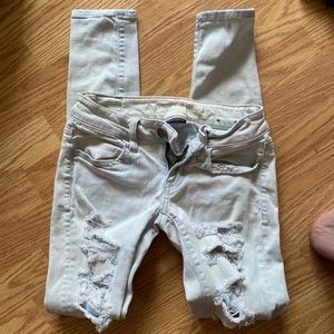 American eagle light wash ripped jeans.